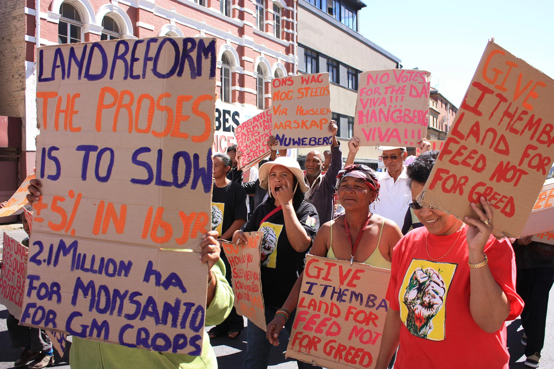 original_SouthAfrica_land-reform-protest_SandisoPhalisoWCN.jpg