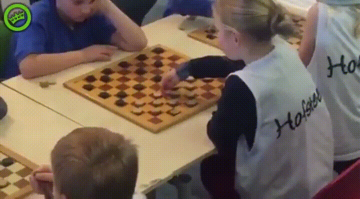 ec541d2d-bdc4-4736-8c4b-6e32b331343c.gif