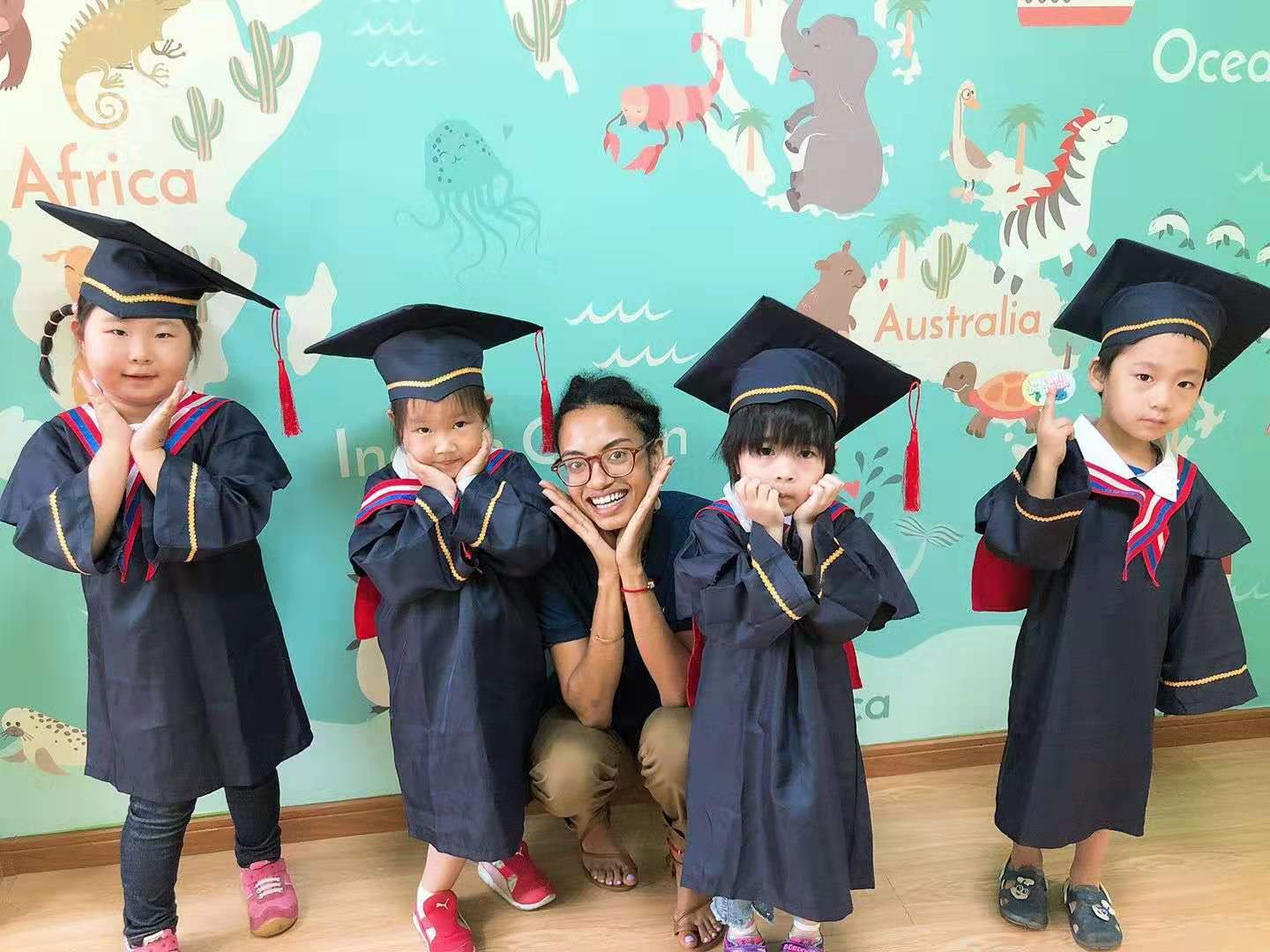 Graduation - Tot Talk 4, Yaye