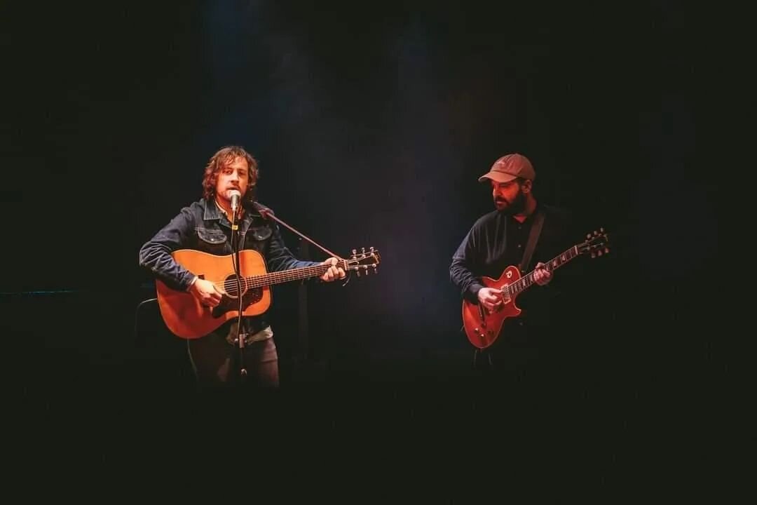 The duo acoustic tour of these two Garrys continues in Taranaki this Friday at @tsbfestivaloflights Winter Pop Up in New Plymouth. Huatoki Plaza Stage 8:50pm
📷 @nickgeorge.creative