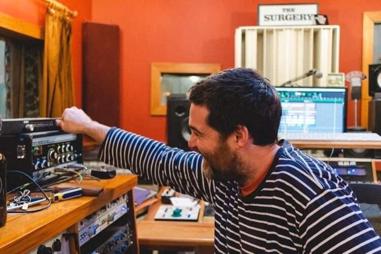@samuelfscott dialing in the AM radio through Space Echo at @surgerystudios on one of the new songs. We've all loved this collaboration and his sense of cutting to the most effective ideas has sparked some epic new sounds. Very excited Sam just got f