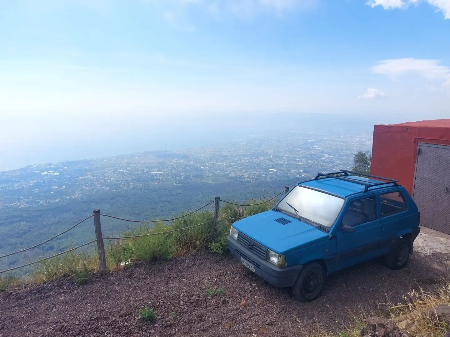 Italy did not disappoint for 80s Fiat Panda spotting. Even 2 at the top of Mt Vesuvius. I have a soft spot for them since my first ever car inherited from my brother was a 1989 Foat Panda 1000s (green and gold one in last pic).