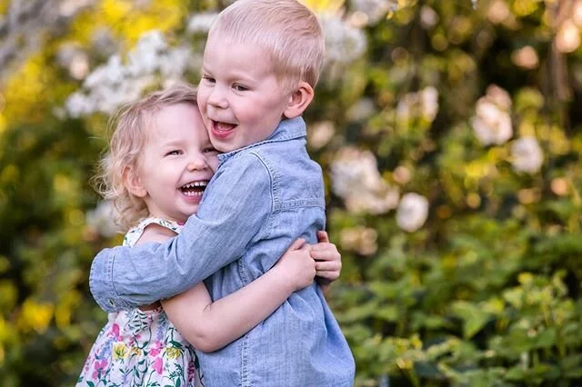 When everything is upside down, it’s important to be thankful for the little things to keep your spirit bright. I’m thankful for these two, that they have each other to play with; I’m thankful for the gorgeous spring blooms in Germany; I’m thankful o