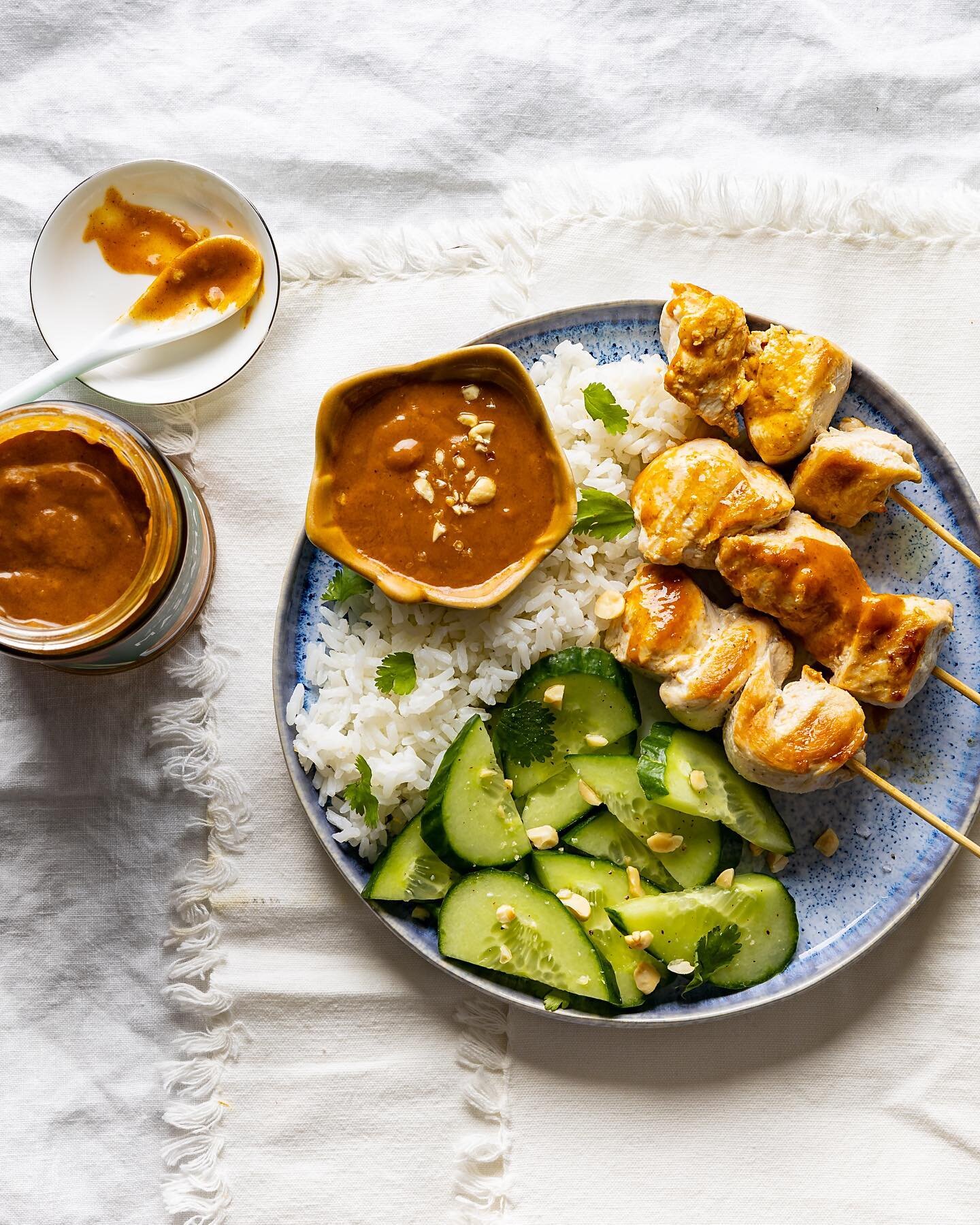 Grilled Chicken Skewers served with our jars of Artisan Massaman Curry Sauce👌🏻🌿

Available on our website https://www.kindeum.com/products/artisan-massaman-curry-sauce
.
.
.
.
.
#architecture #art #artisan #plants #skewers #healthyeating #thairest