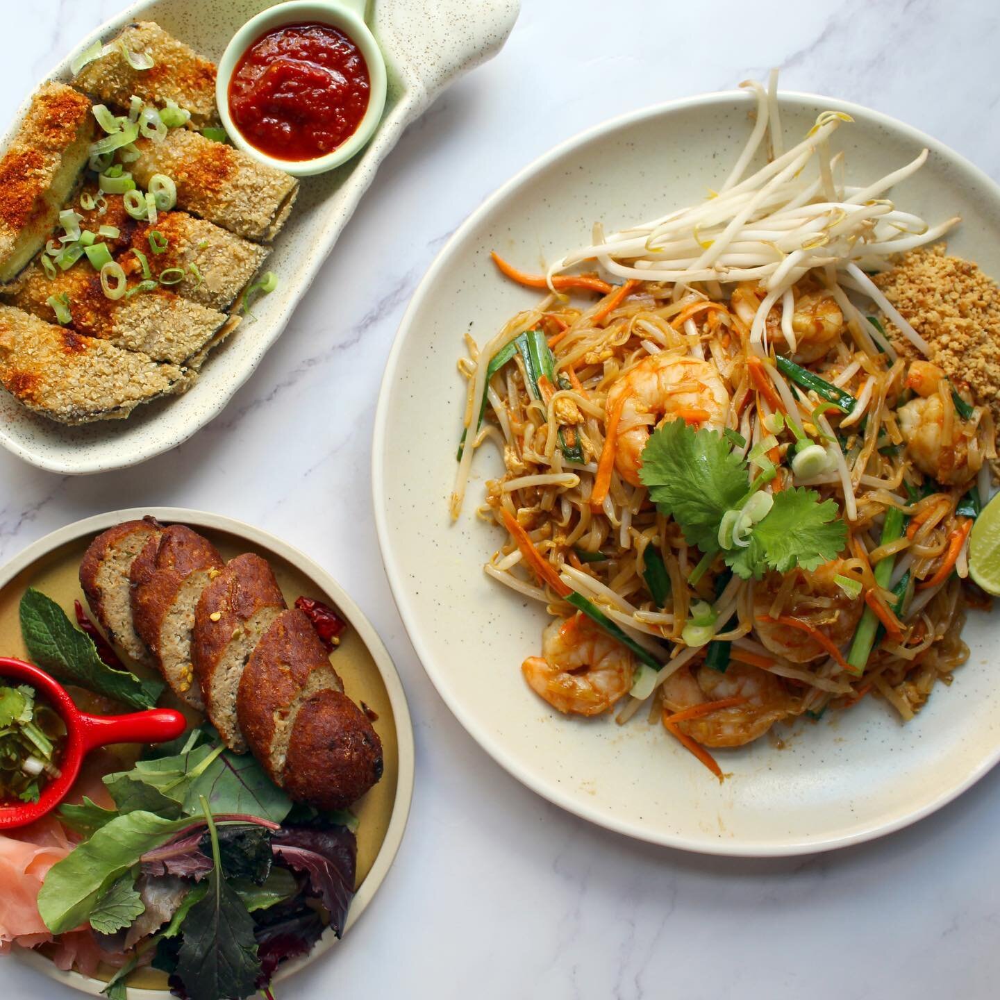 Every single dish cooked fresh upon ordering 👌🏻✨🌿

https://www.kindeum.com/
.
.
.
.
.
#architecture #art #artisan #plants #padthai #healthyeating #thairestaurant #londonrestaurants #ootd #instafood #aubergine #Thailand #bangkok #delicious #lean #v