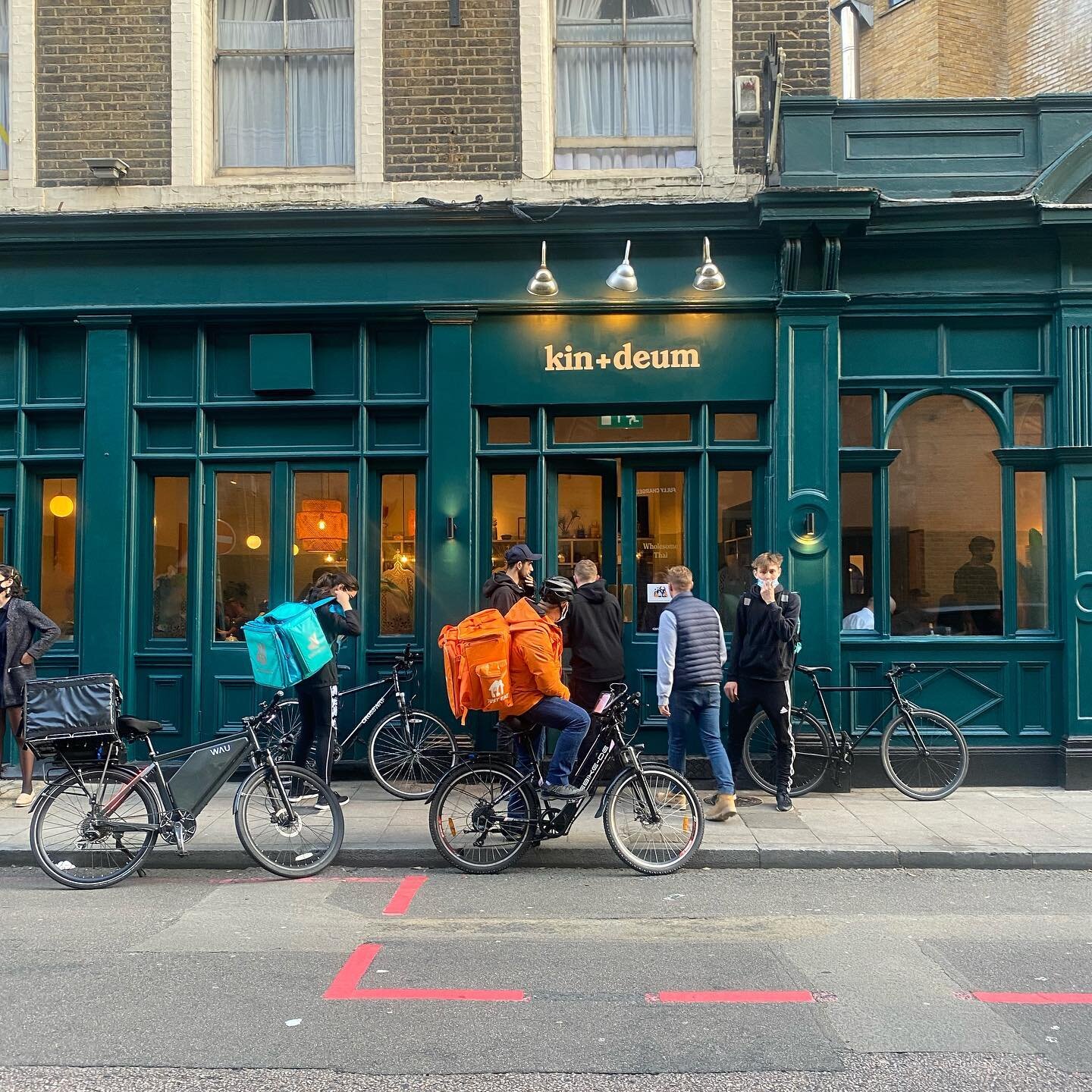 Open daily for takeaways and pickups 🌿🍽 Why not order early 5-6pm before the evening peak rush? 🙏🏻&hearts;️

https://www.kindeum.com/
.
.
.
.
.
#architecture #art #artisan #plants #bikes #wok #thairestaurant #londonrestaurants #ootd #instafood #c