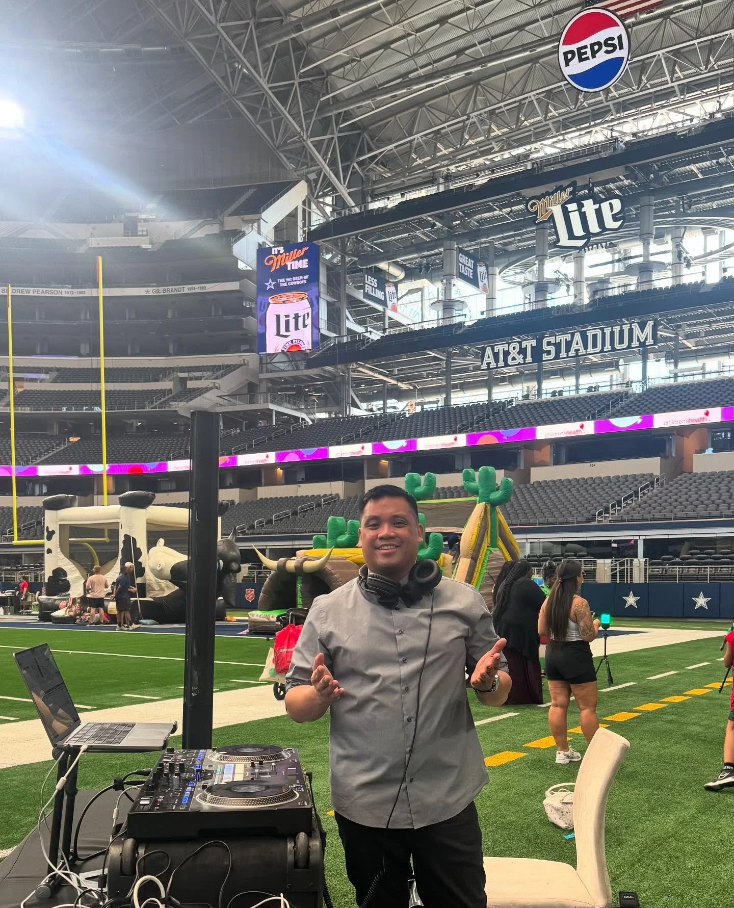 Always grateful for the chance to play  @attstadium this past weekend, thankful for all the continued success and opportunities I&rsquo;ve had out here.  Big s/o to the plug @13lackbeard for always looking out for the crew