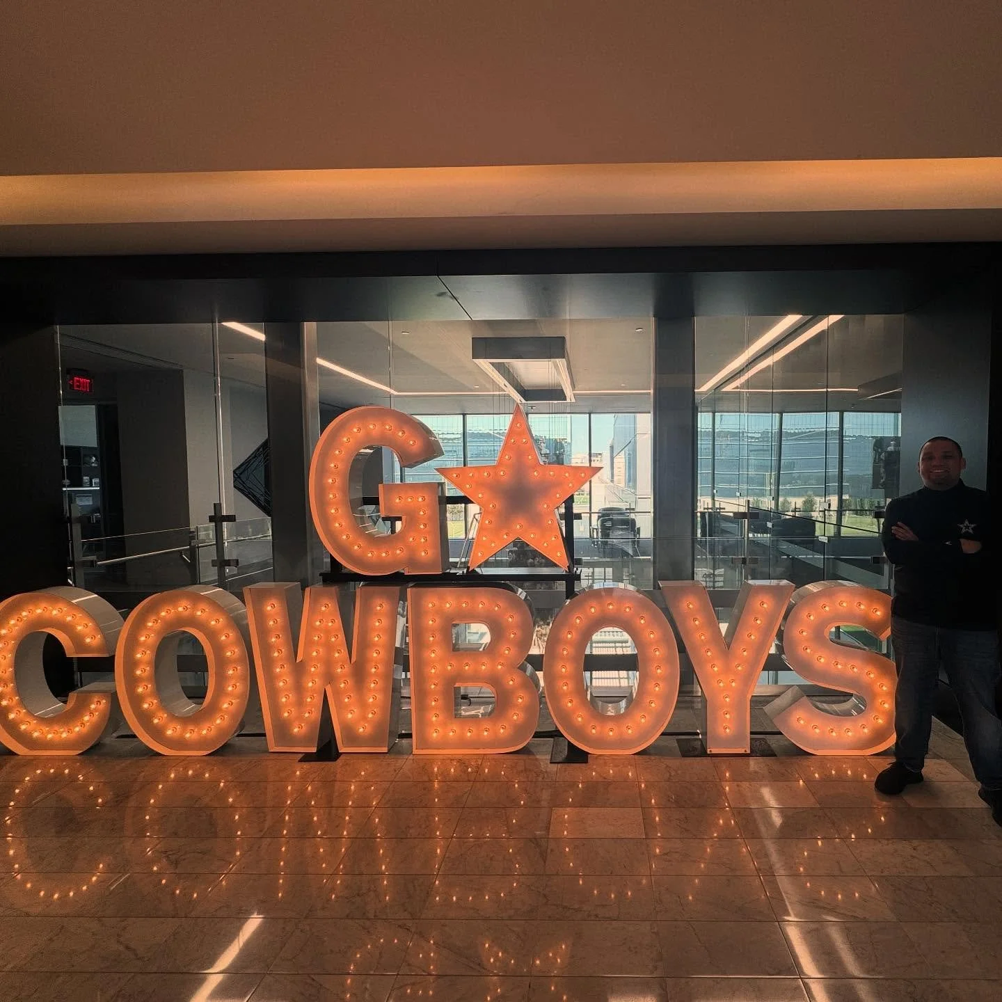 Better late than never but first week of NFL is here it&rsquo;s go time.  Check the packed weekend schedule:
9.4.25 Cowboys watch party 7PM-11PM @overunder_dallas 
9.5.25 Opening set @lavacantinatc 6:30PM-7:30PM
9.5.25 @sidecarsocialtx Addison 9:30PM