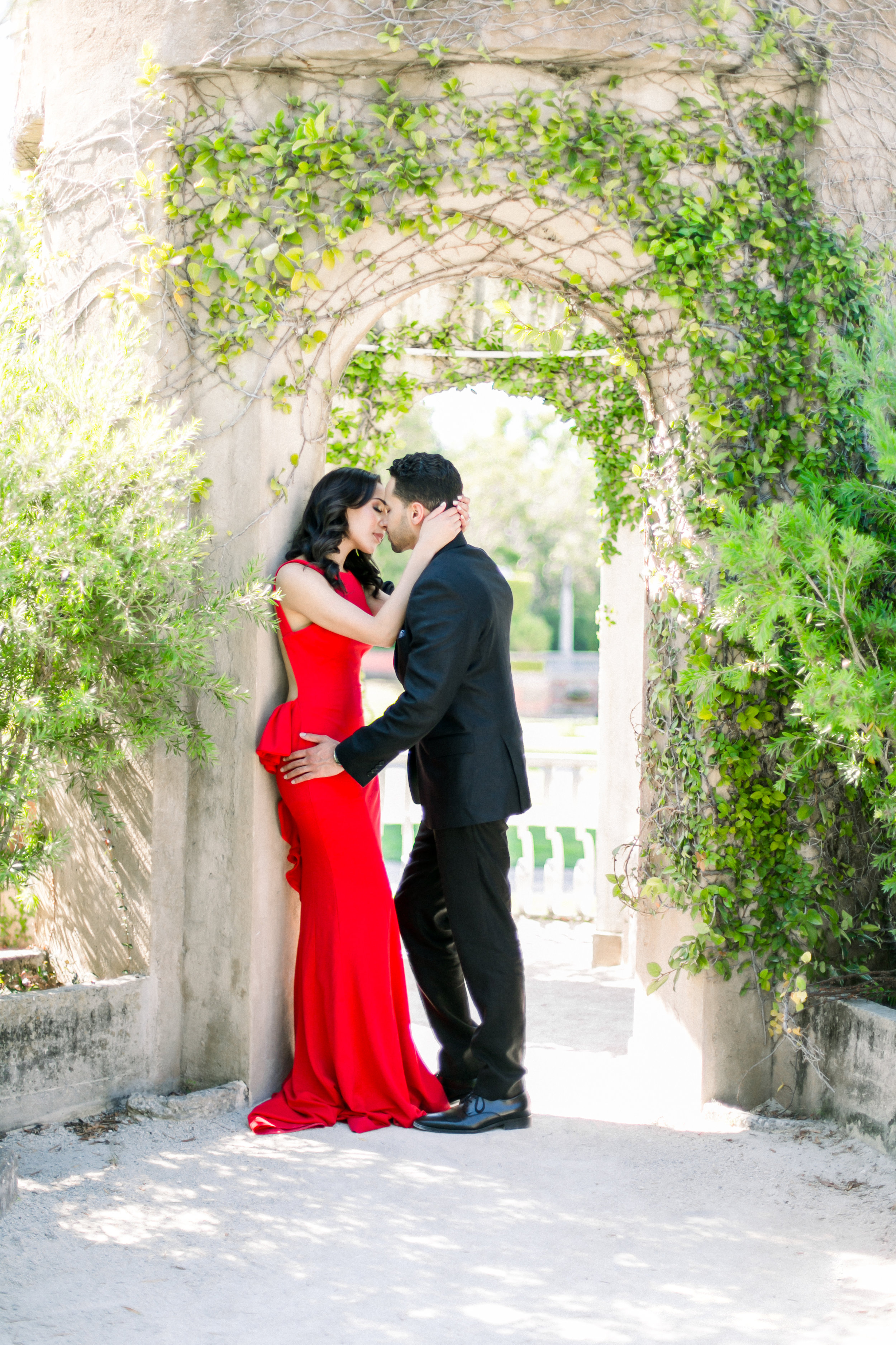 Vizcaya Museum Engagement Photos_9658-Edit.jpg