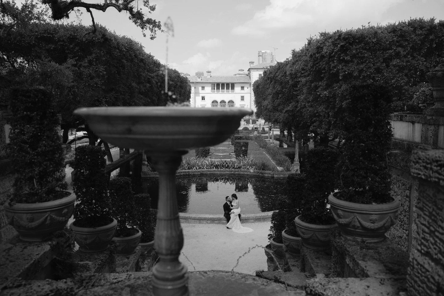 Vizcaya will always be one of my favorite places to photograph in Miami.

Engagements, proposals, families, quincea&ntilde;eras&hellip; I&rsquo;ve captured so many beautiful moments here.

The only thing missing from my Vizcaya story?
A wedding.
One 