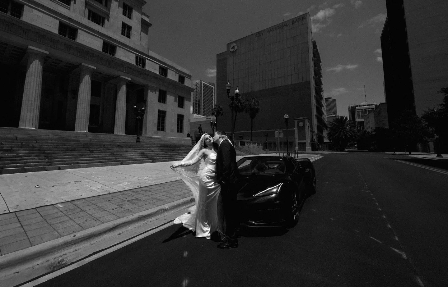 Yasmary surprised Ryan with a Corvette rental as a wedding gift, and honestly&hellip; it made their courthouse wedding feel even more cinematic. The perfect mix of luxury, emotion, and editorial energy at Miami-Dade County Courthouse!

#dippphotograp