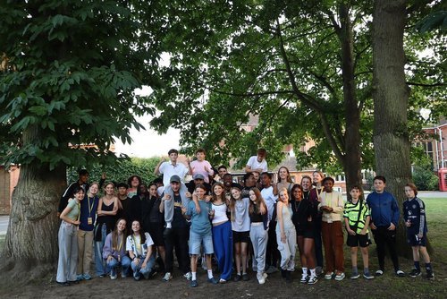 YOUTH The Youth Team serves our 11-18s at KXC through things like Monday Football, Tuesday Girls Bible Study, Wednesday Night Youth, Sundays, wider gatherings and mentoring.