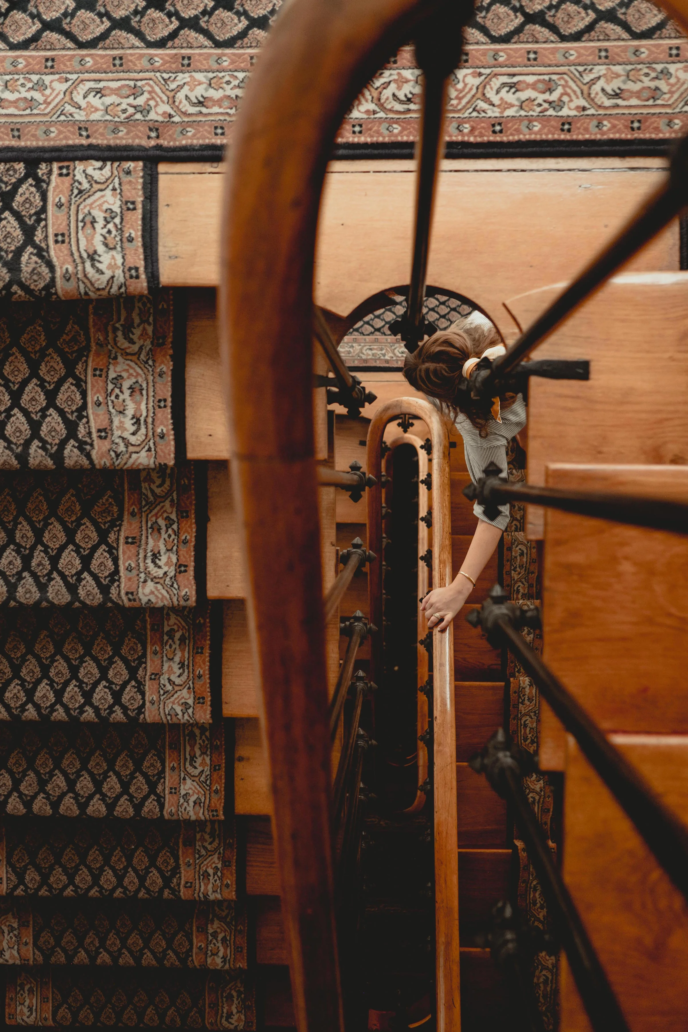 le marais airbnb_staircase_2.jpg