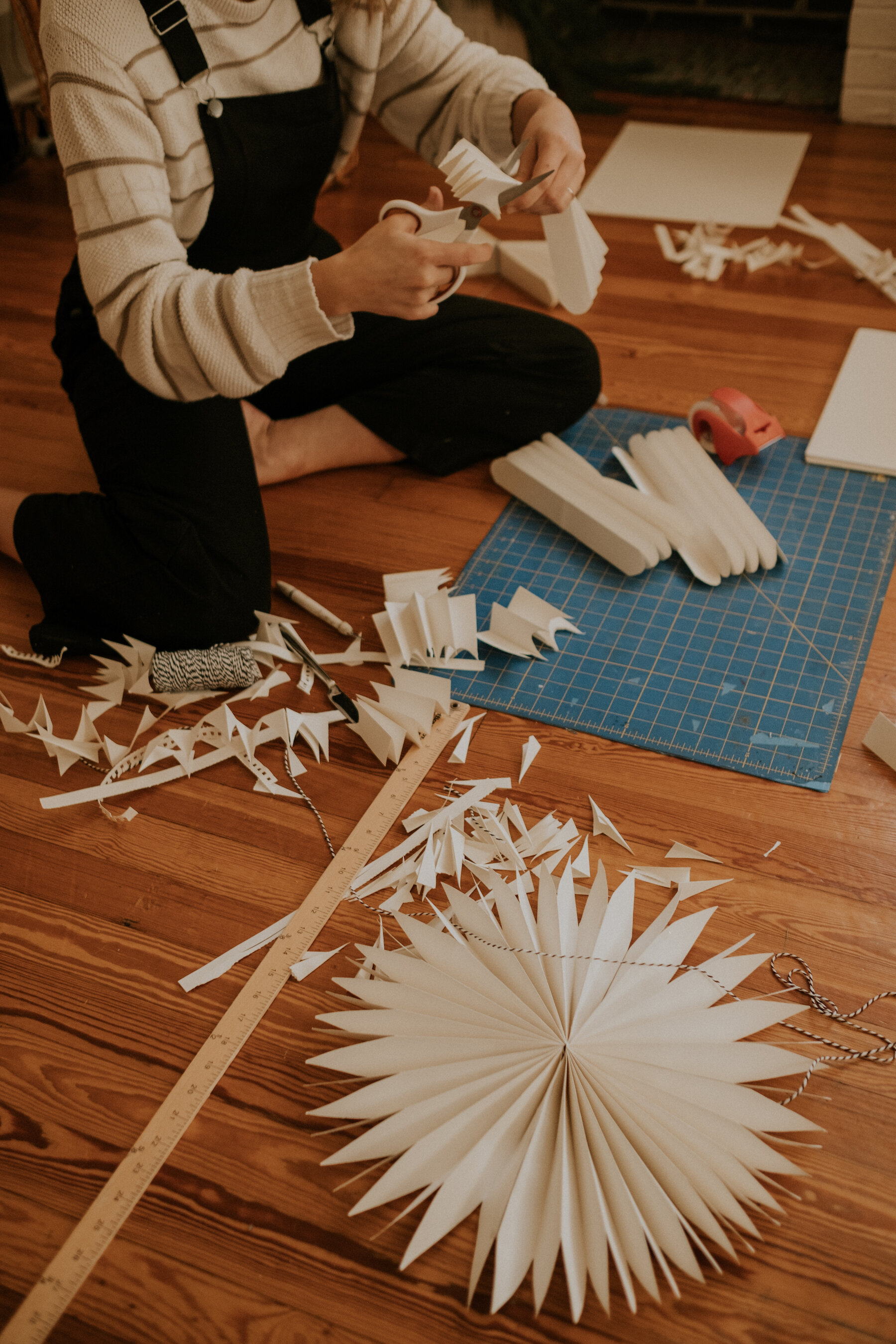 How to Make a Holiday Paper Star - TinkerLab