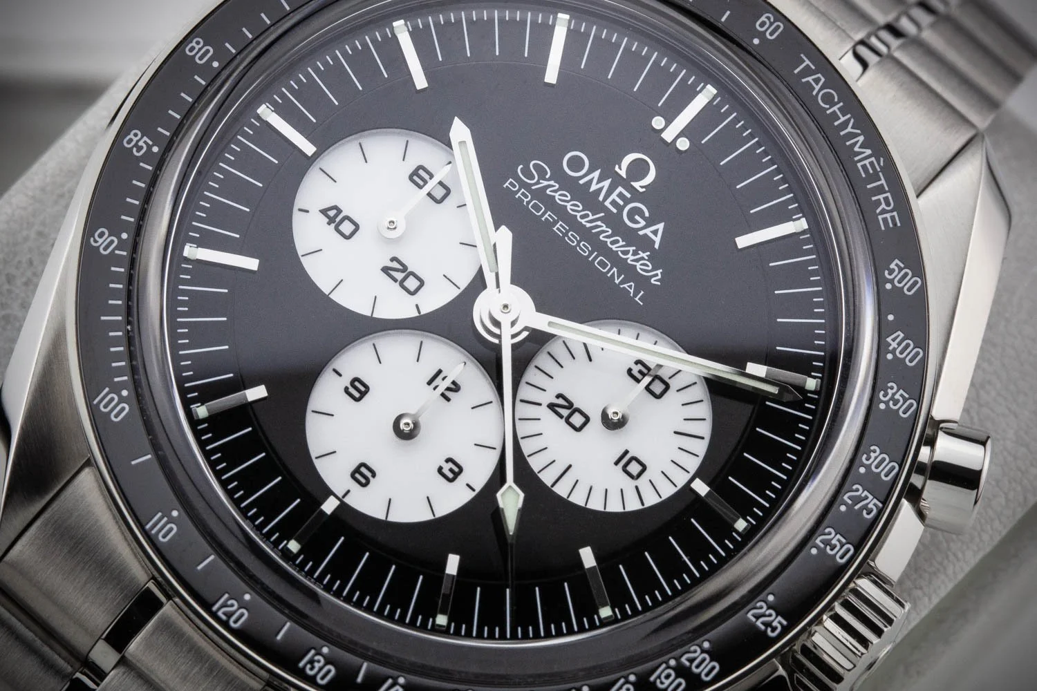 Omega Speedmaster Moonwatch 3861 Reverse Panda NEW 012026 (8 of 13).jpg