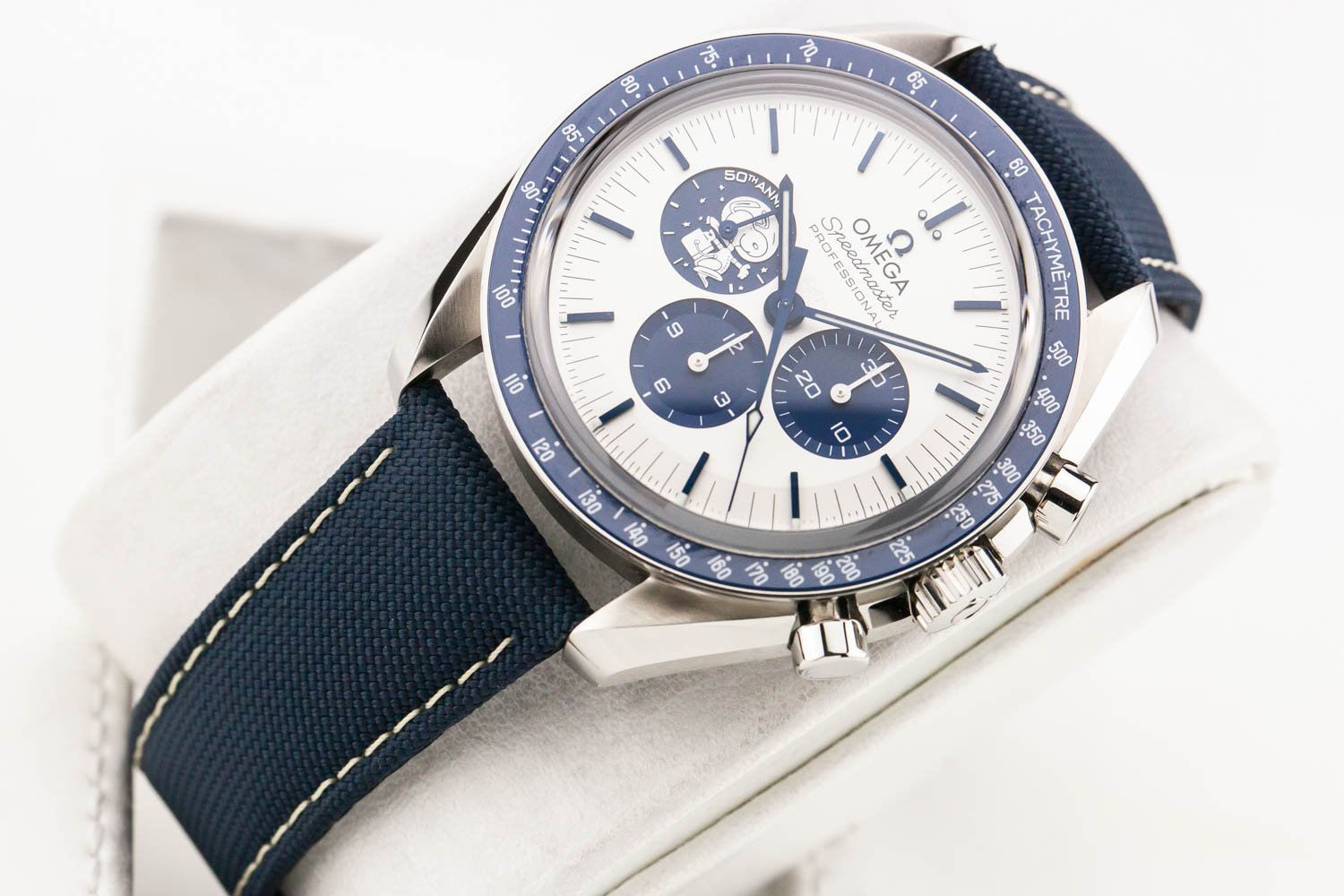 Omega Speedmaster 3861 Moonwatch Silver Snoopy PO 060525 (4 of 9).jpg