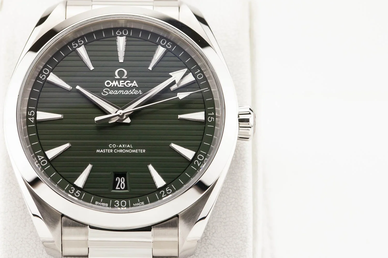 Omega Aqua Terra 41mm Green Dial Bracelet PO 072826 (3 of 10).jpg