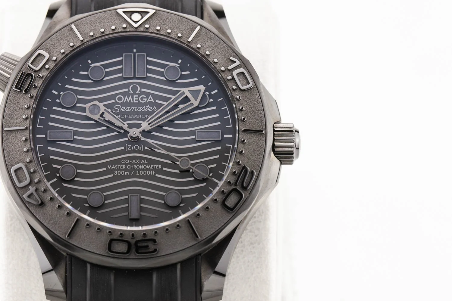Omega SM300 Black Black Ceramic Diver Unworn 041726 (3 of 9).jpg