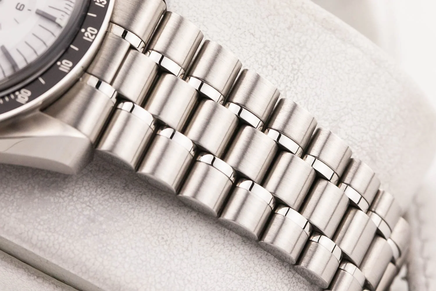 Omega Speedmaster Moonwatch 3861 White PO 091626 (7 of 10).jpg