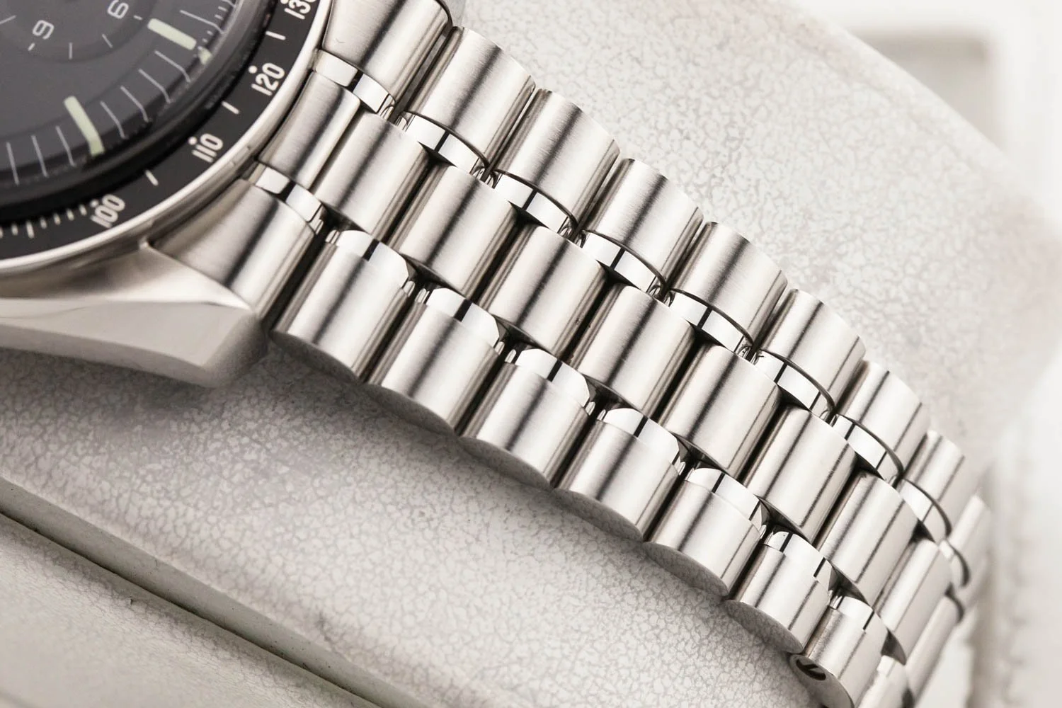 Omega Speedmaster Moonwatch 3861 Sapphire PO 101526 (7 of 11).jpg