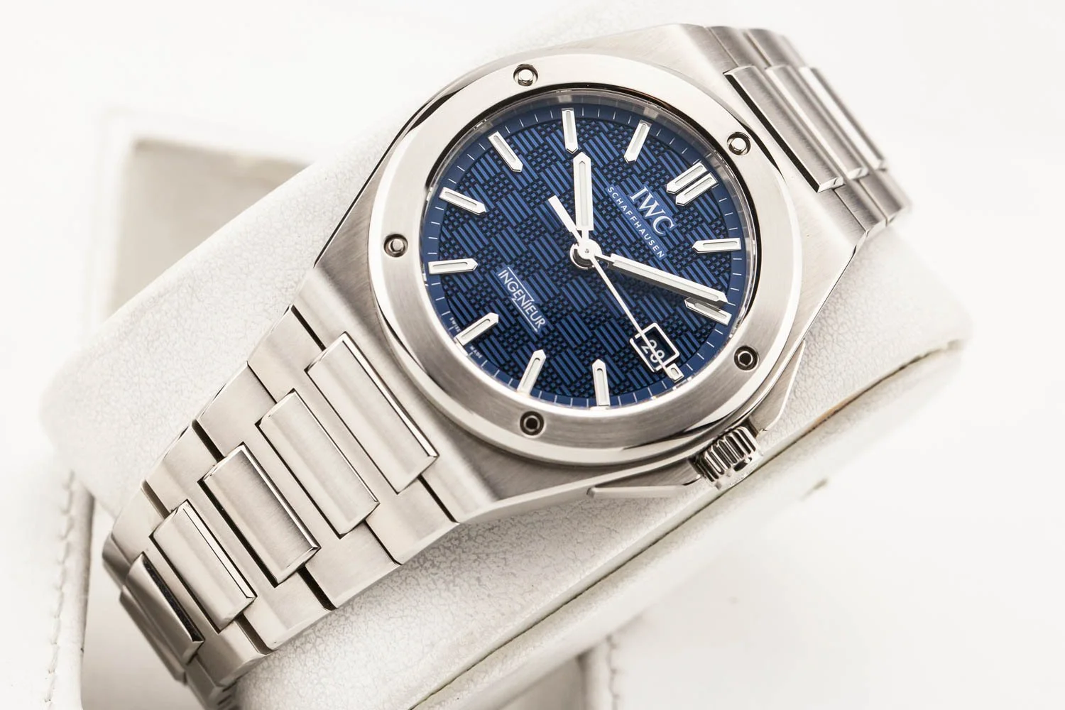 IWC Ingenieur Blue Dial Mint IW328907 072826 (4 of 10).jpg