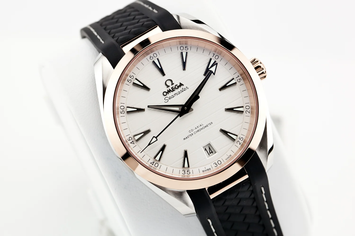 Omega Aqua Terra Rose Gold (4 of 12).jpg