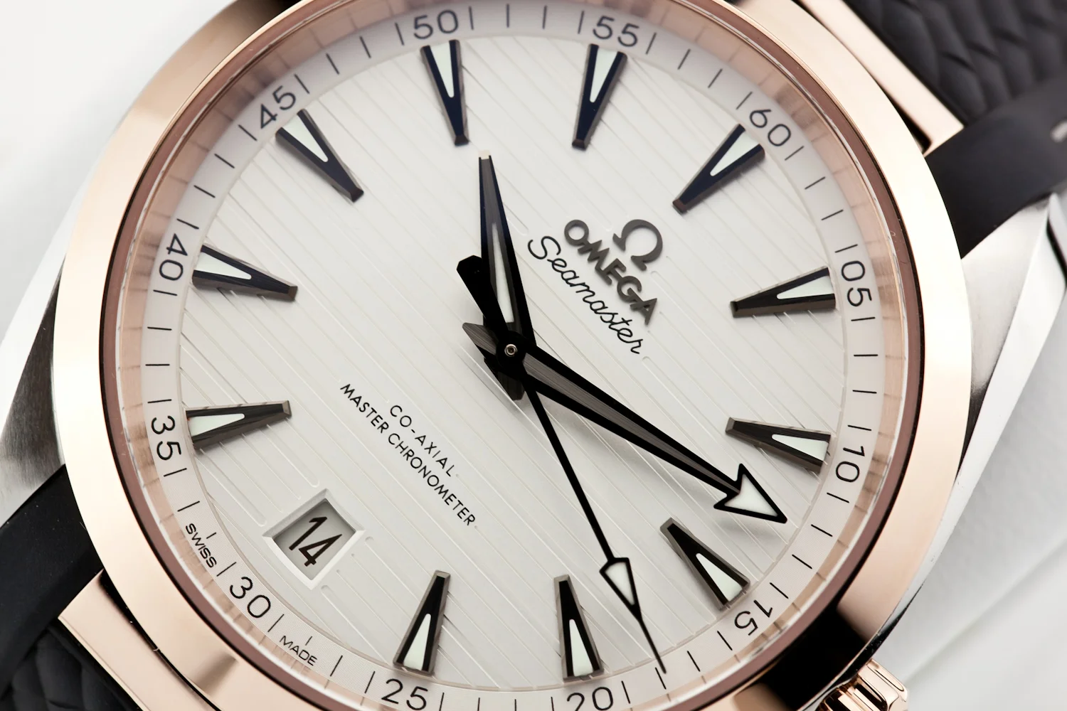 Omega Aqua Terra Rose Gold (7 of 12).jpg