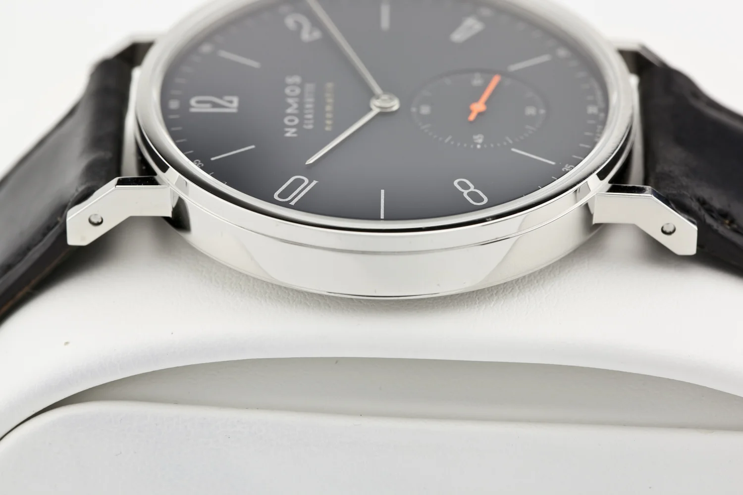 Nomos Tengente Neomatick 142 (6 of 11).jpg