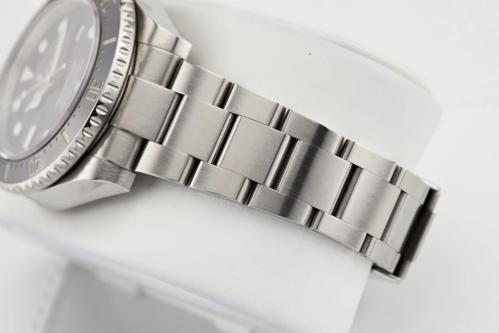 Rolex SeaDweller 116600 021419 (7 of 10).jpg
