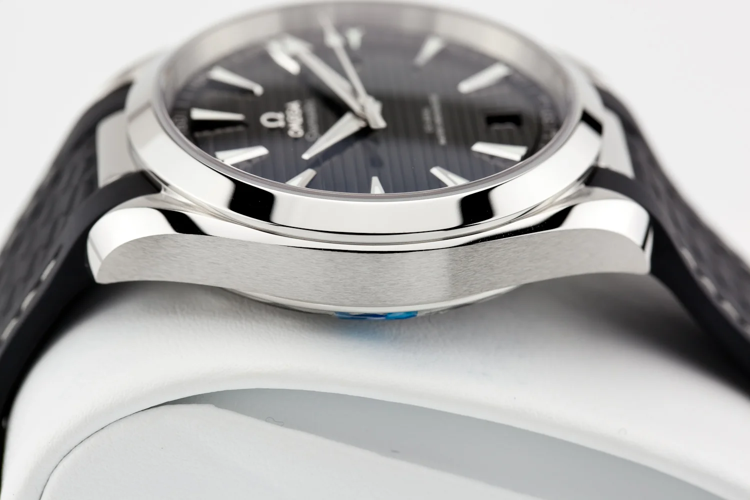 Omega Aqua Terra Black (5 of 11).jpg