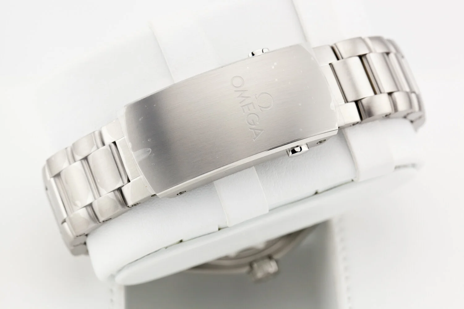 Omega Planet Ocean 43mm Black Bracelet (7 of 10).jpg