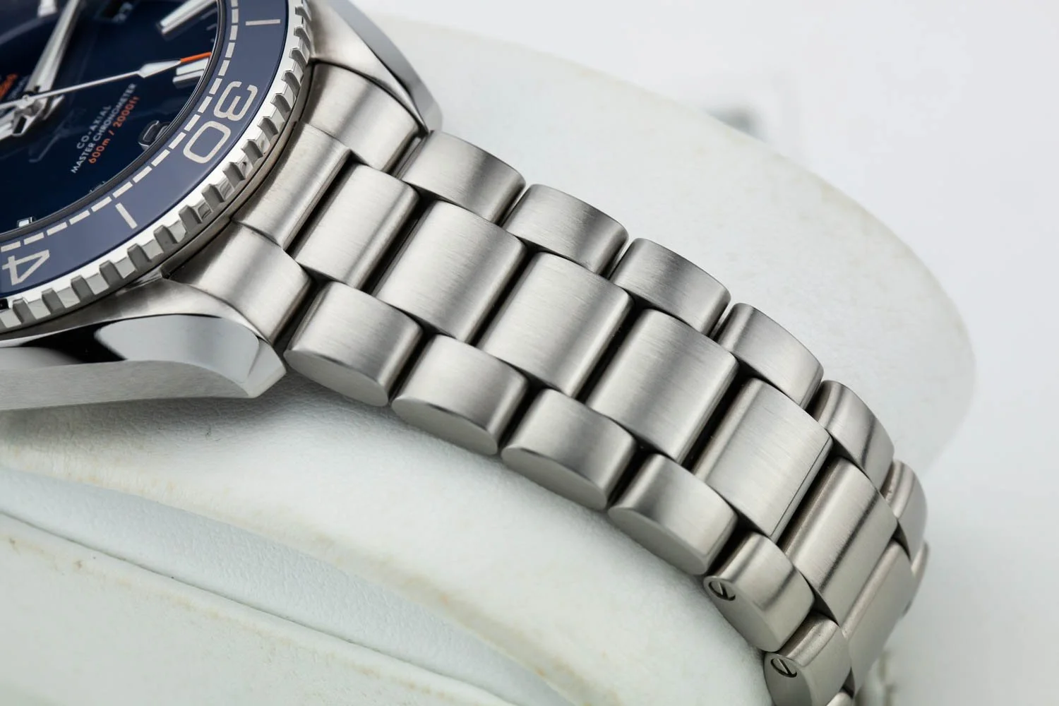 Omega Planet Ocean 43.5 Blue 031022 (7 of 10).jpg