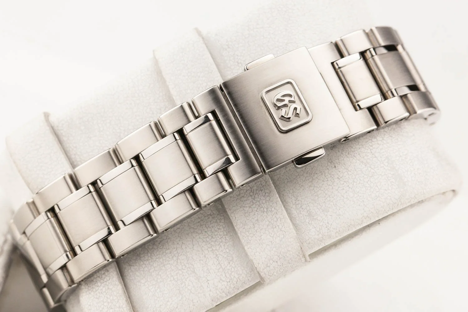 Grand Seiko Hi-Beat 36000 GMT Yuka Momiji PO SBGJ273 071326 (9 of 11).jpg