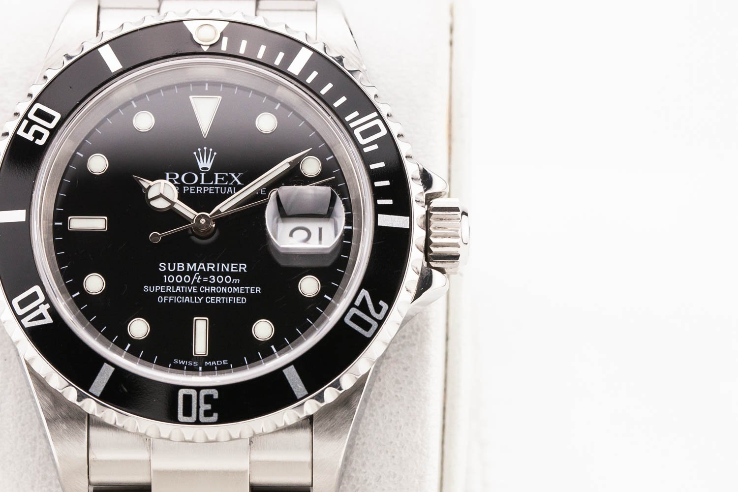 Rolex Submariner Date 40mm Y-Serial 16610 012126 (3 of 9).jpg