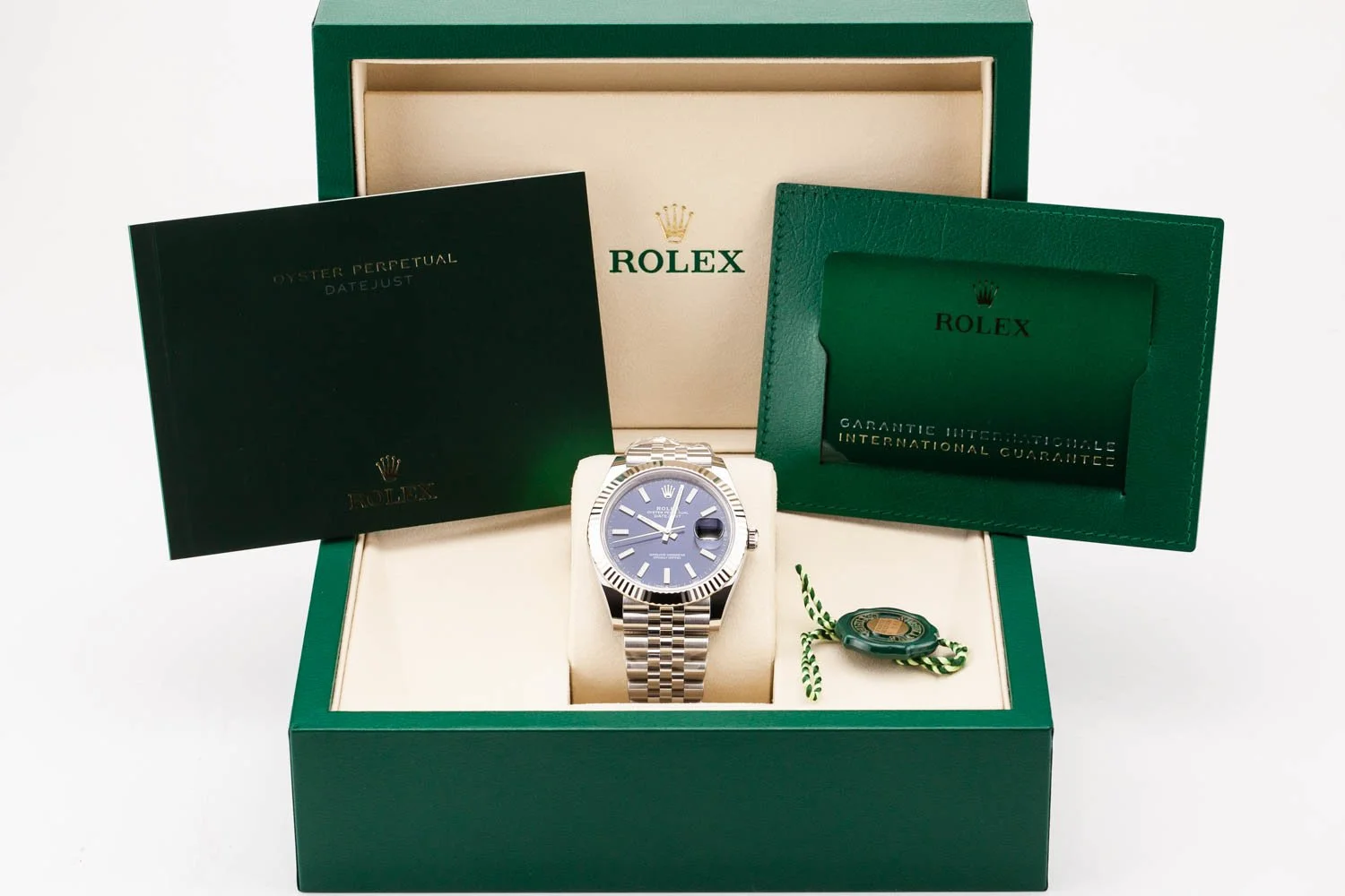 Rolex Datejust 41 Blue Fluted Jubilee New Box Kit Shot 126334 102025 (1 of 1).jpg