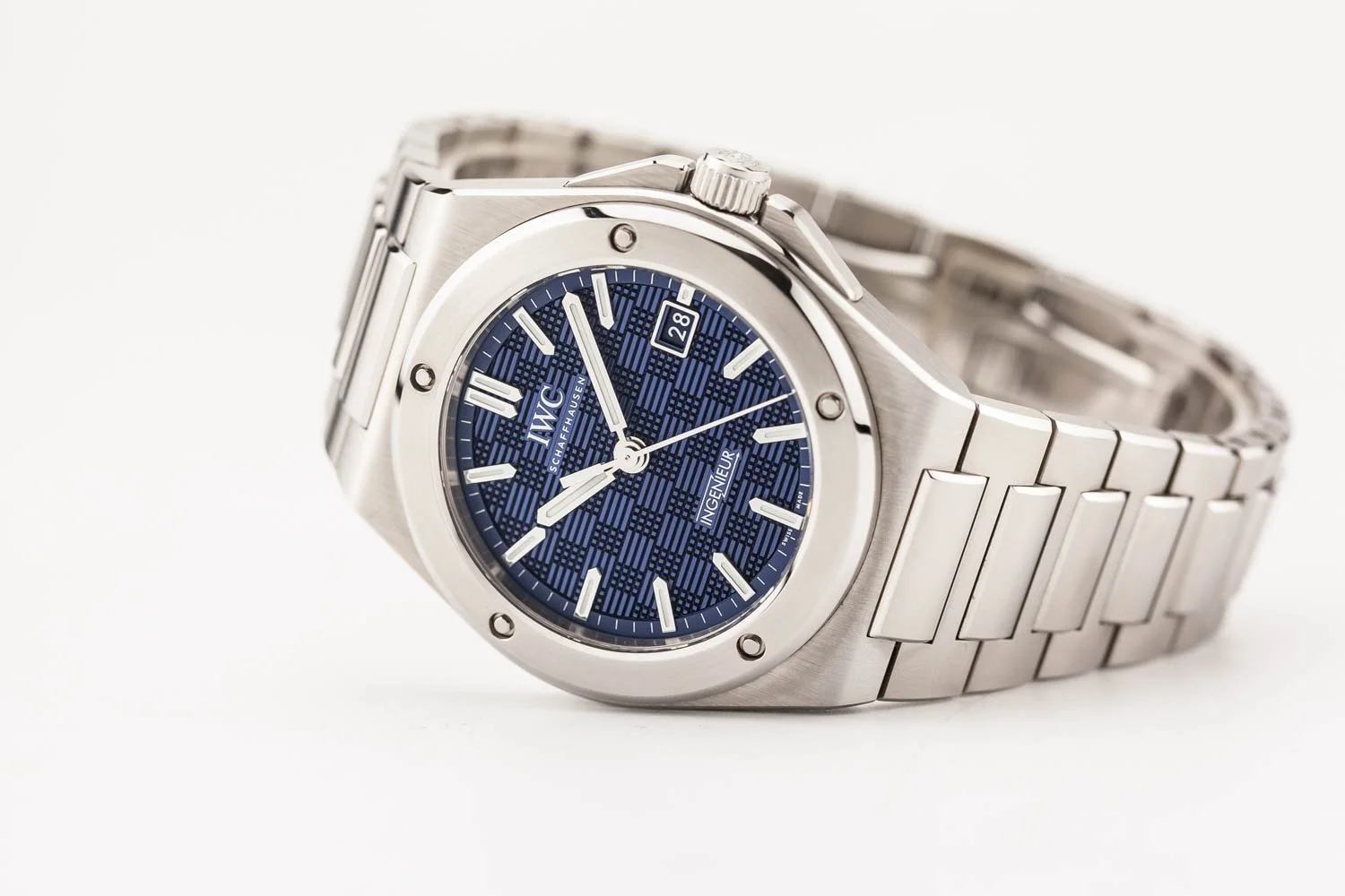 IWC Ingenieur Blue Dial Mint IW328907 072826 (1 of 10).jpg