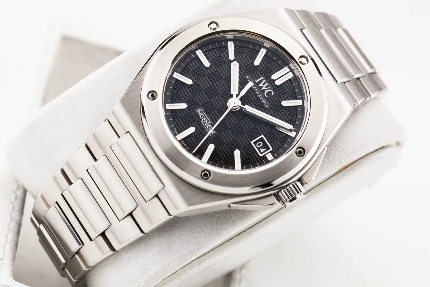 IWC Ingenieur Black Dial Mint IW328901 031626 (4 of 10).jpg