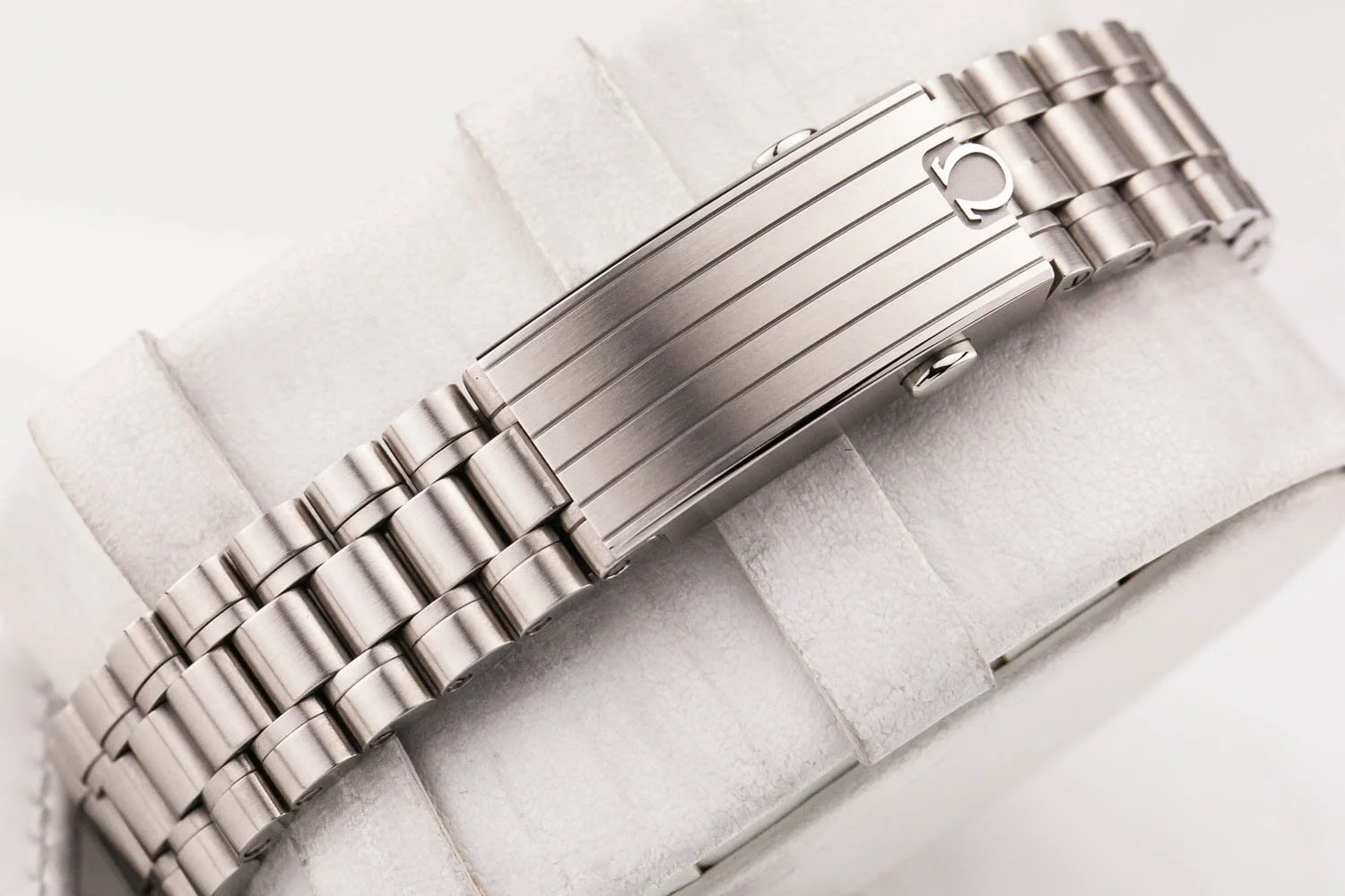 Omega Speedmaster Moonwatch 3861 Hesalite PO 092325 (8 of 10).jpg