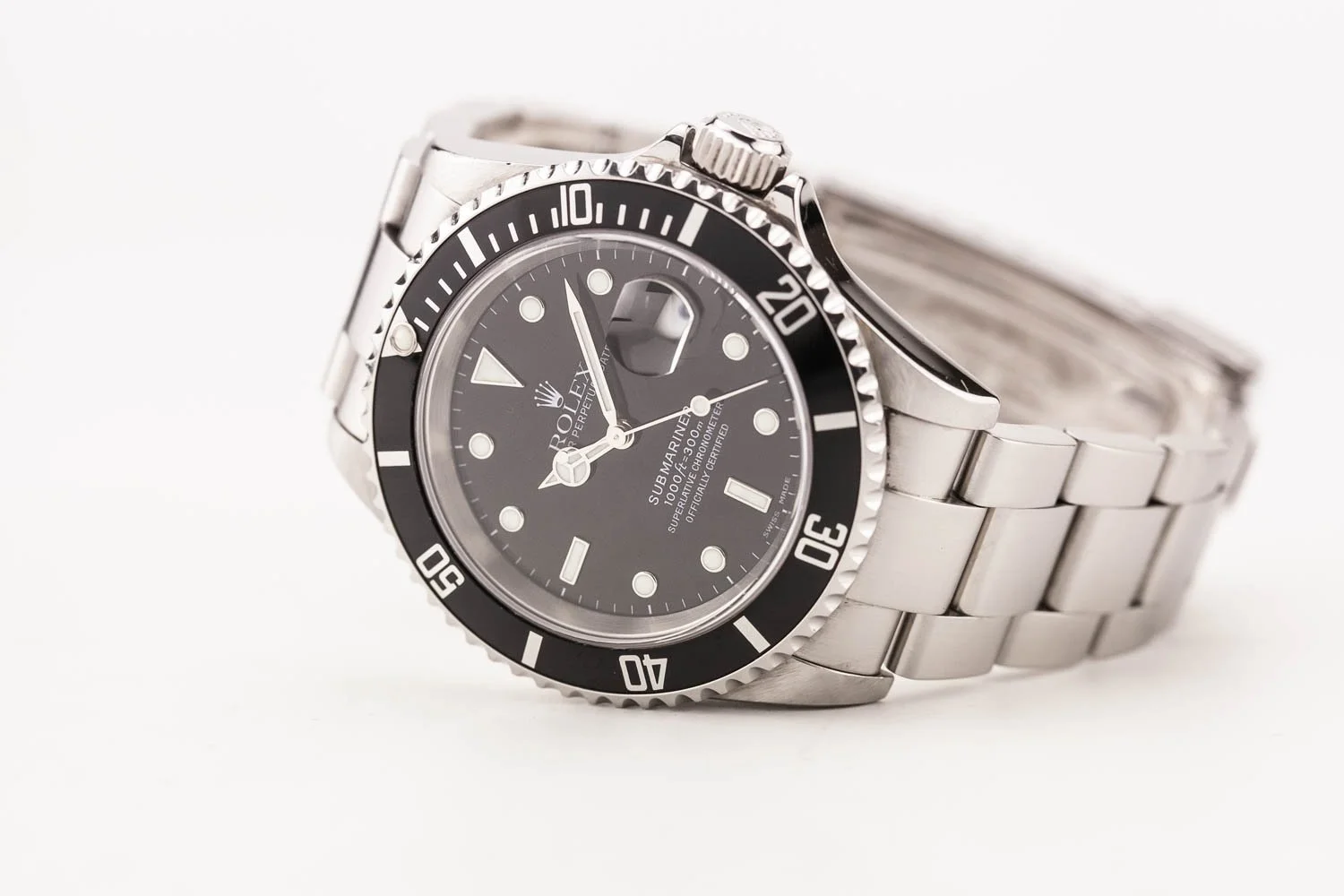 Rolex Submariner Date 40mm Y-Serial 16610 012126 (1 of 9).jpg