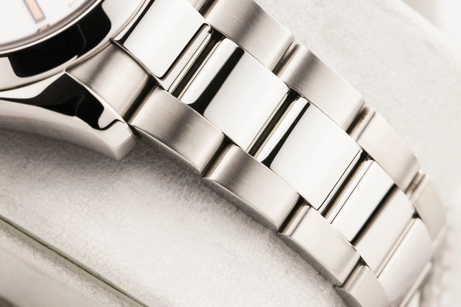 Rolex Milgauss White Dial V-Serial PO 051426 (7 of 10).jpg