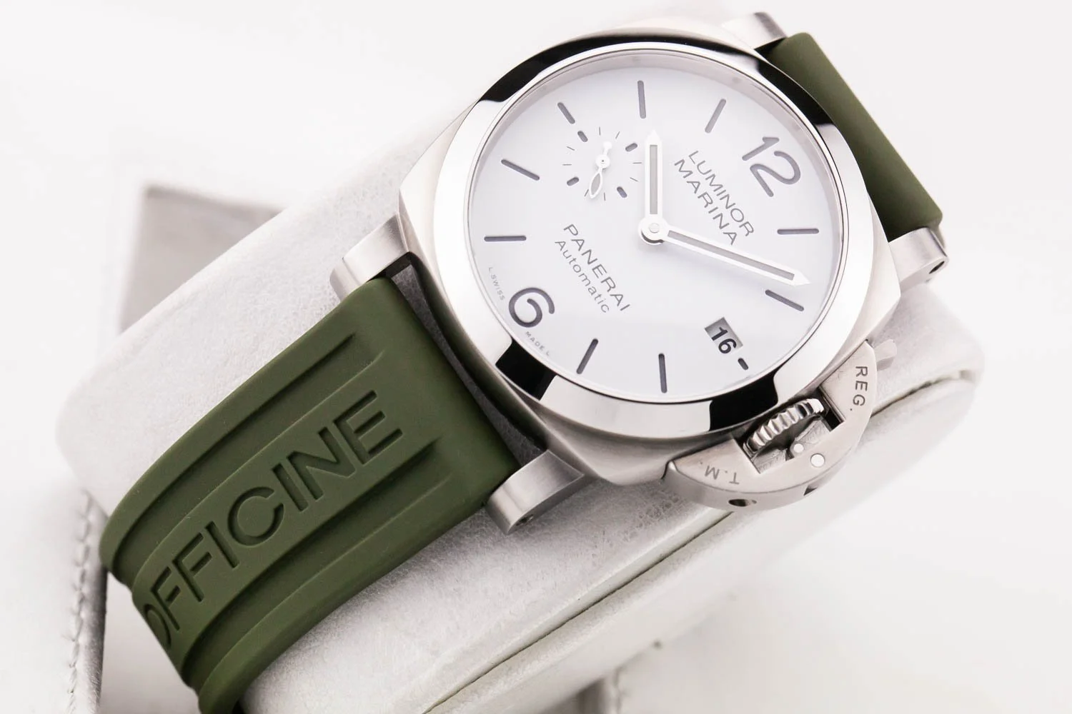 Panerai Luminor Quaranta Automatic White Dial PO PAM01371 090525 (4 of 9).jpg