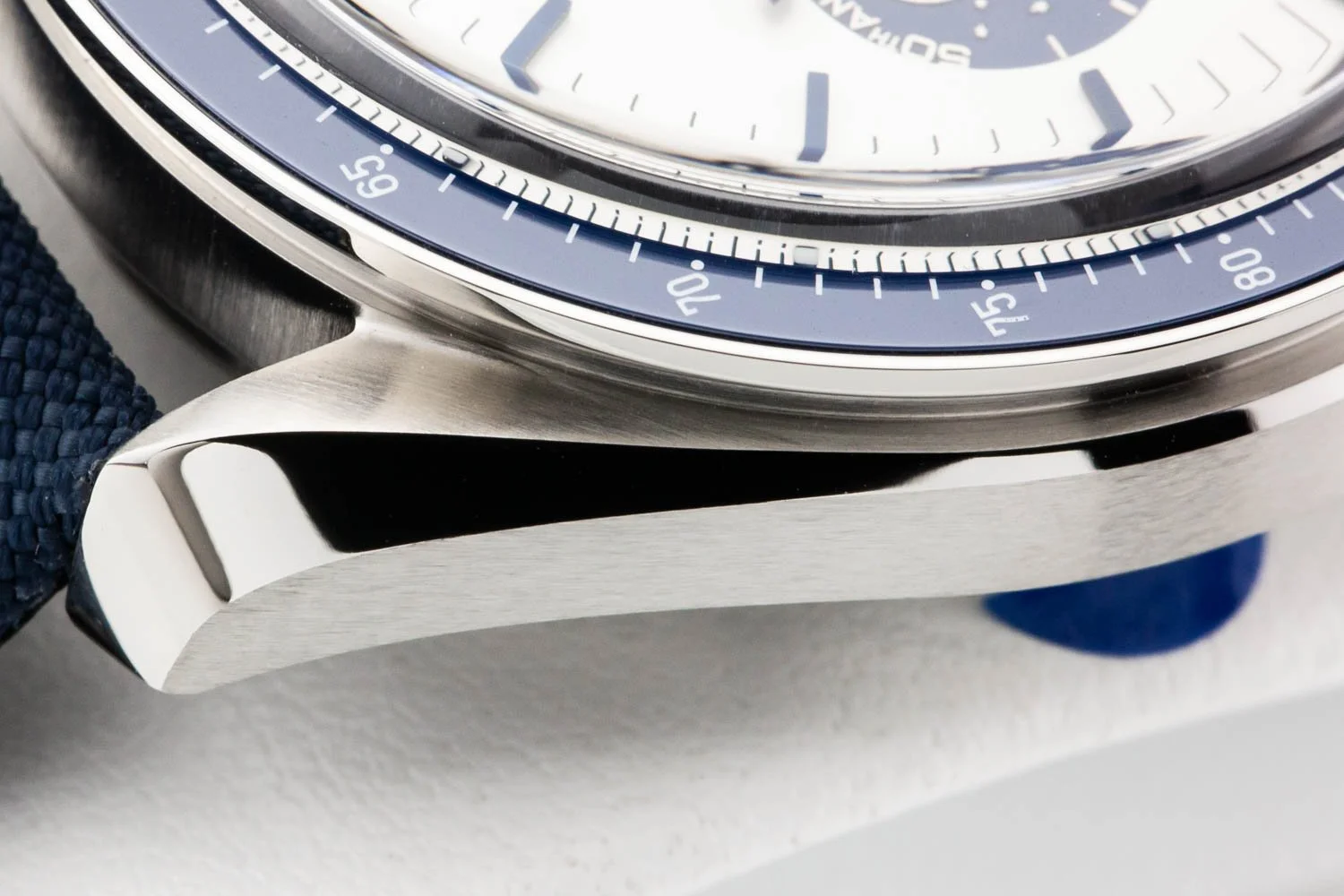 Omega Speedmaster Silver Snoopy NEW 040423 (7 of 12).jpg