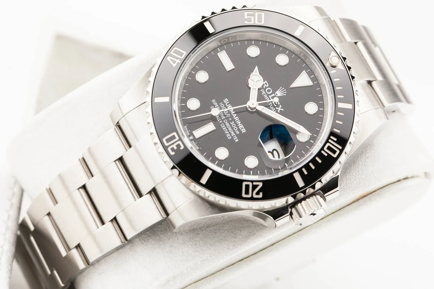 Rolex Submariner Date Unworn 126610LN 011326 (4 of 10).jpg