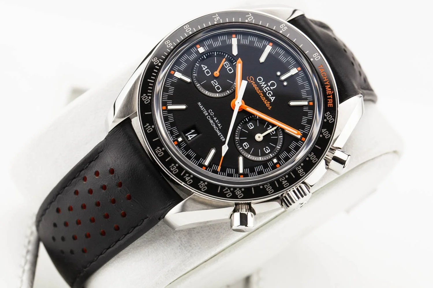 Omega Speedmaster Racing Orange PO 091625 (4 of 9).jpg