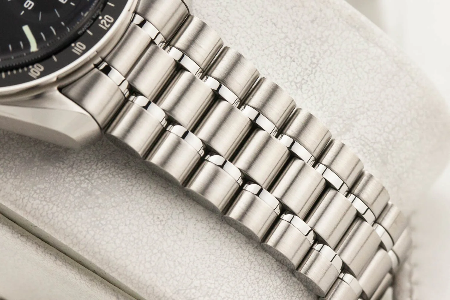 Omega Speedmaster 38 Sapphire Chronograph NEW 091526 (7 of 11).jpg