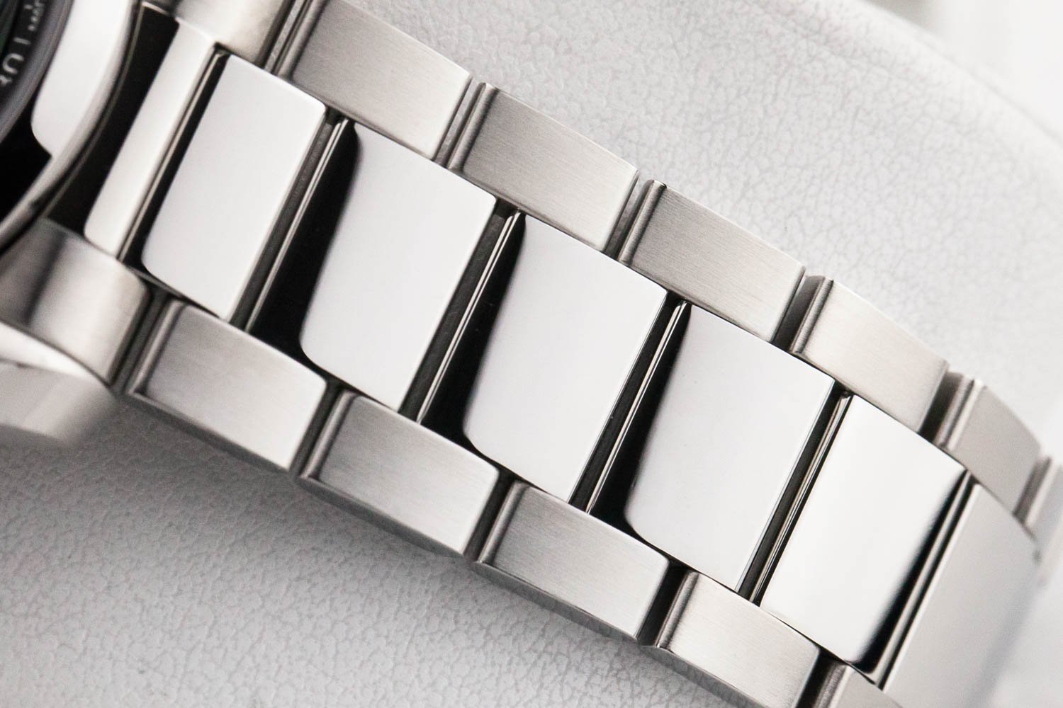 Omega Aqua Terra 38.5mm Green Bracelet NEW 042924 (7 of 11).jpg