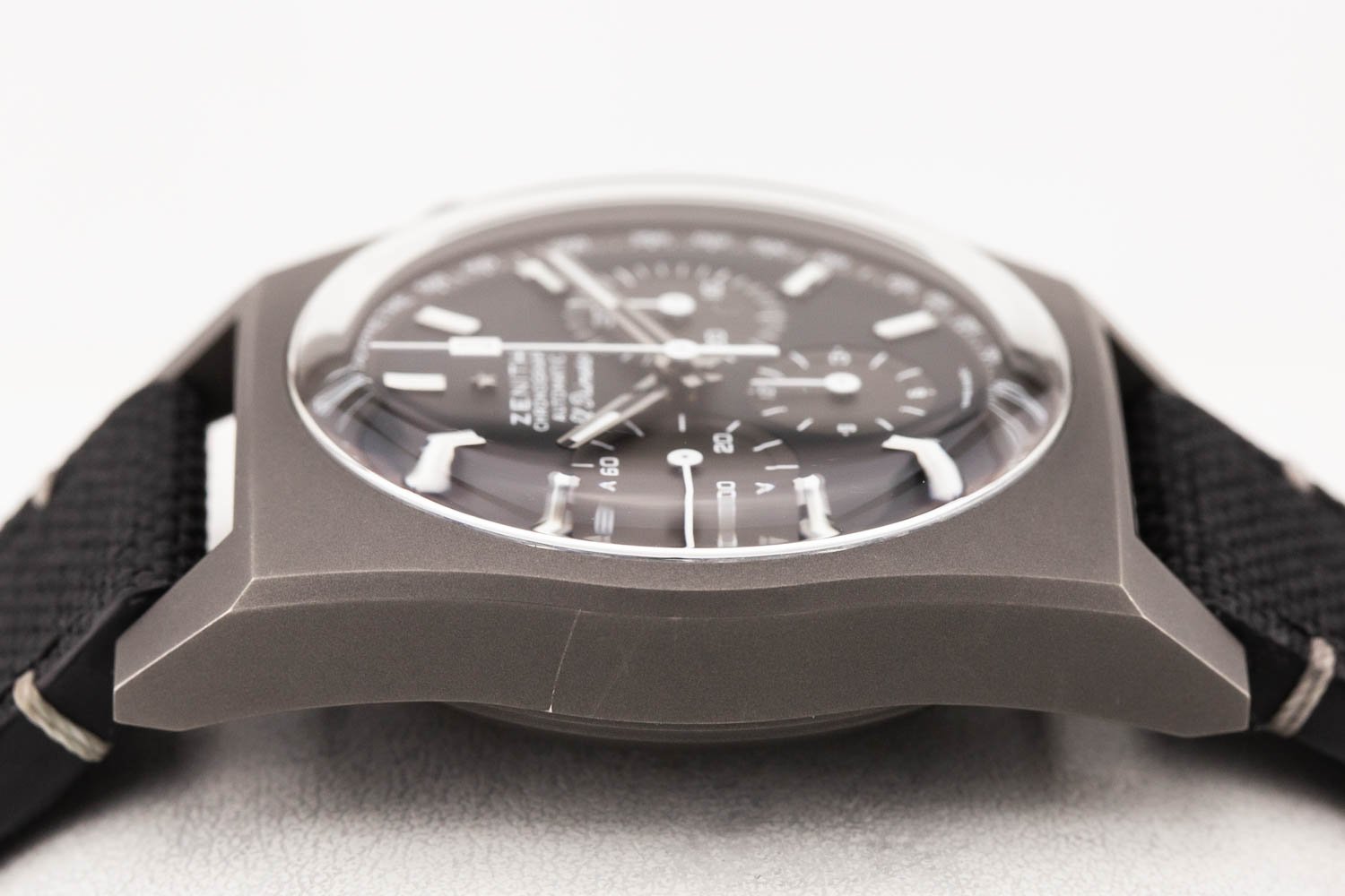 Zenith Chronmaster Revival Shadow PO 091426 (6 of 9).jpg