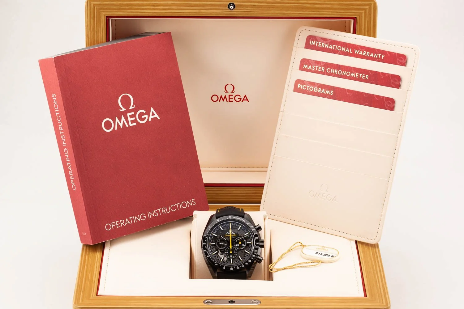 Omega Speedmaster Apollo 8 DSOM PO 082426 (9 of 9).jpg