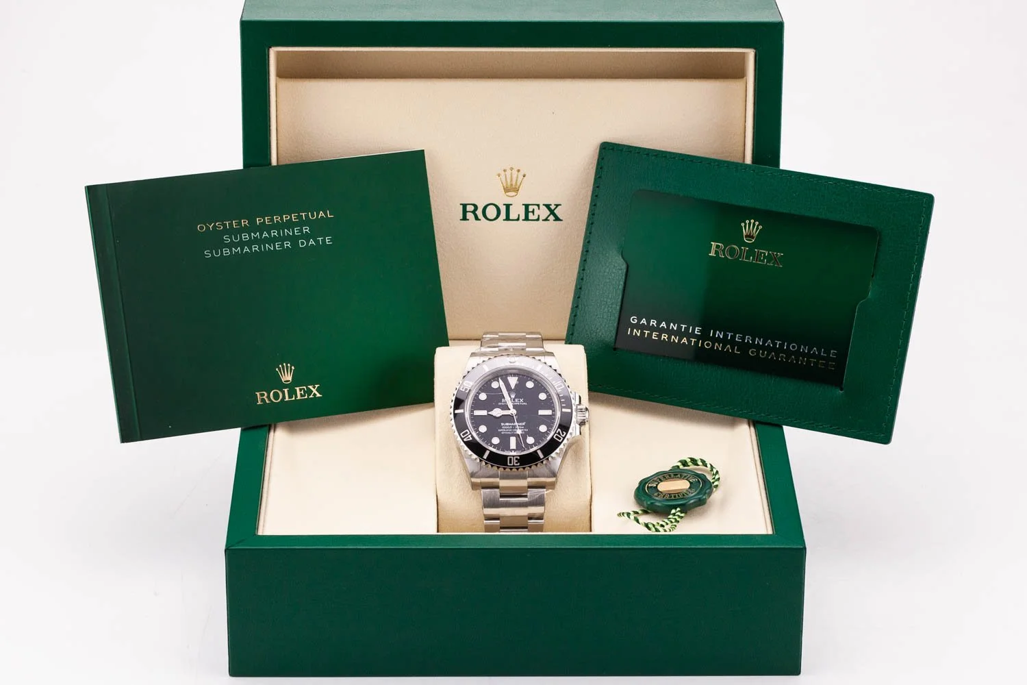 Rolex Submariner No Date New Box Kit Shot 124060 050925 (1 of 1).jpg