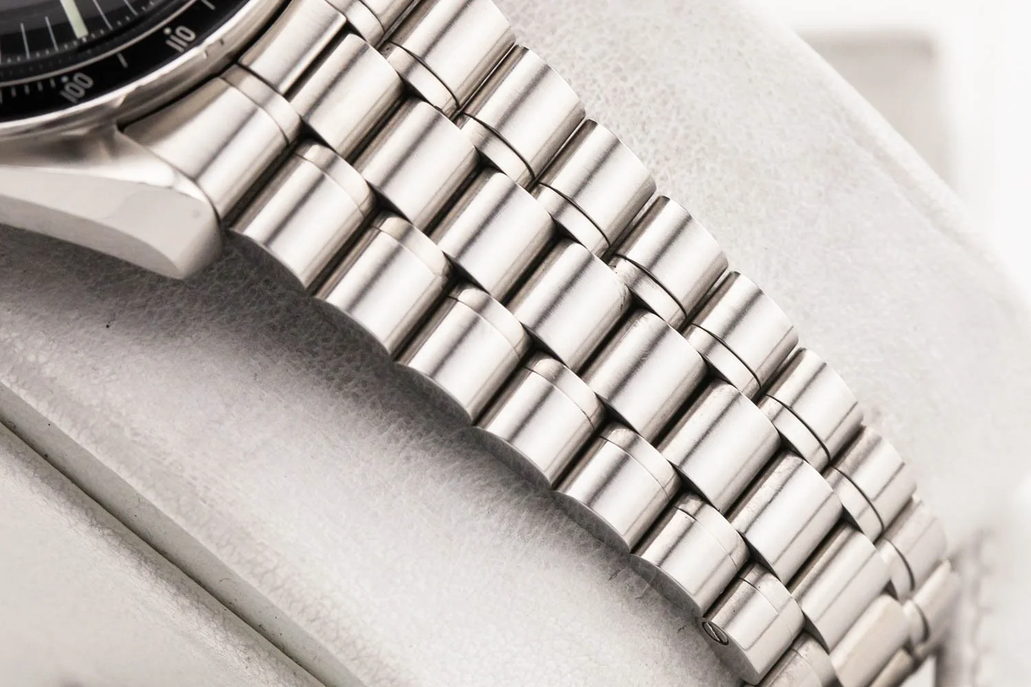 Omega Speedmaster Moonwatch 3861 Hesalite PO 040926 (7 of 10).jpg